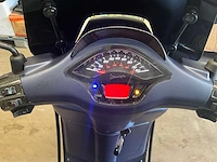 Piaggio vespa primavera 2t brommer scooter - afbeelding 13 van  13