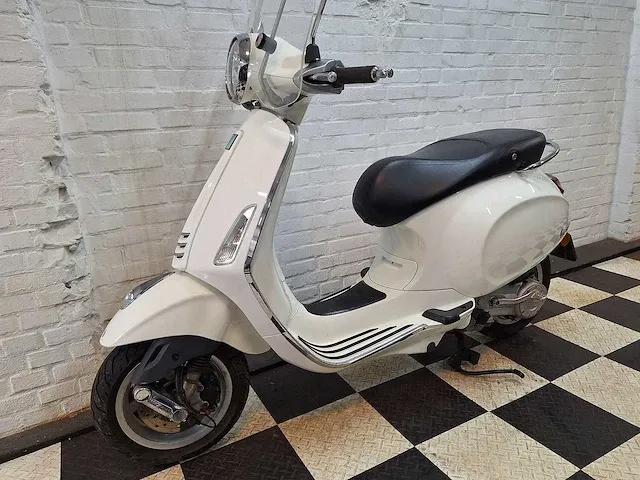 Piaggio vespa primavera 45 km bromscooter 4takt - afbeelding 2 van  7