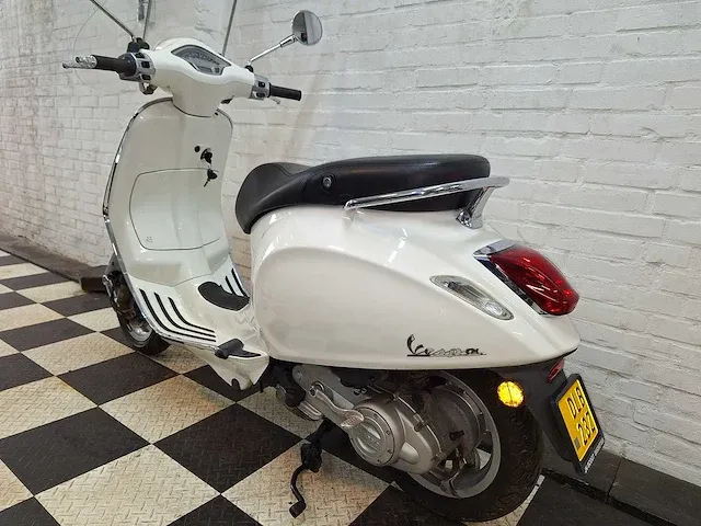 Piaggio vespa primavera 45 km bromscooter 4takt - afbeelding 3 van  7