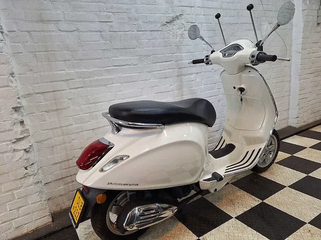 Piaggio vespa primavera 45 km bromscooter 4takt - afbeelding 5 van  7