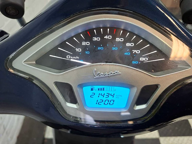 Piaggio vespa primavera 45 km bromscooter 4takt - afbeelding 4 van  7