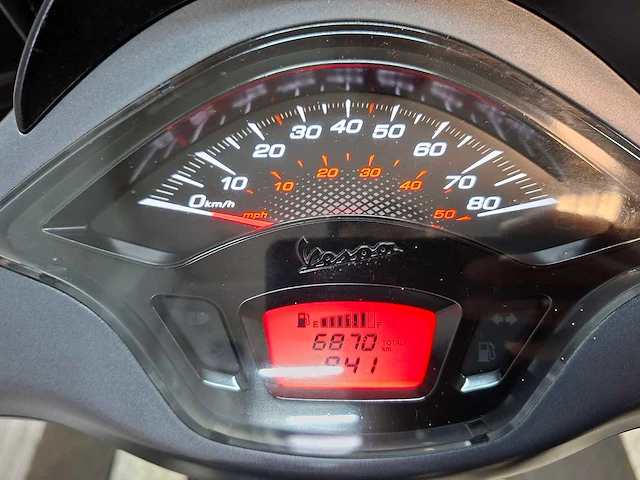 Piaggio vespa primavera 45 km bromscooter 4takt - afbeelding 4 van  7