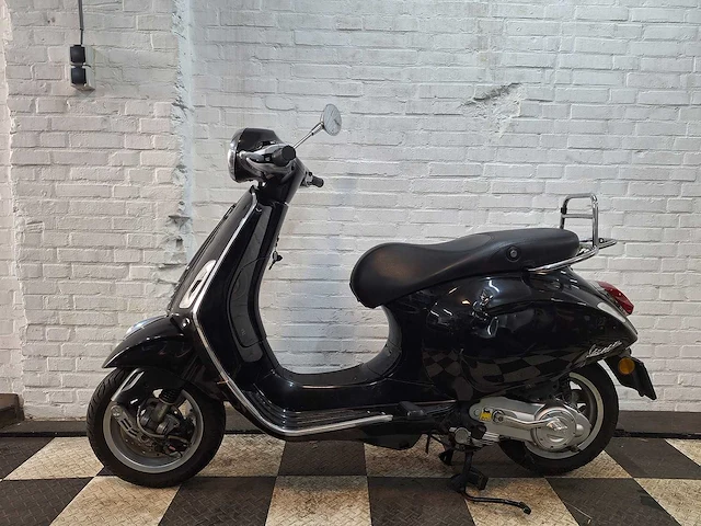 Piaggio vespa primavera 45 km bromscooter 4takt - afbeelding 1 van  7