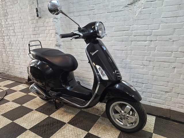 Piaggio vespa primavera 45 km bromscooter 4takt - afbeelding 7 van  7