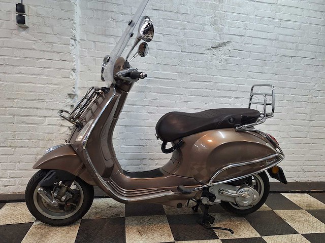Piaggio vespa primavera 45 km bromscooter 4takt - afbeelding 1 van  7