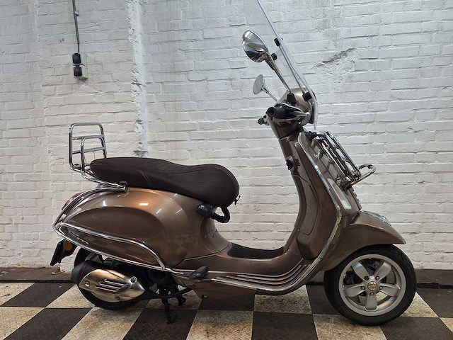 Piaggio vespa primavera 45 km bromscooter 4takt - afbeelding 6 van  7