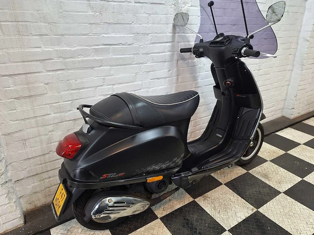 Piaggio vespa s 45 km bromscooter 4takt - afbeelding 5 van  7