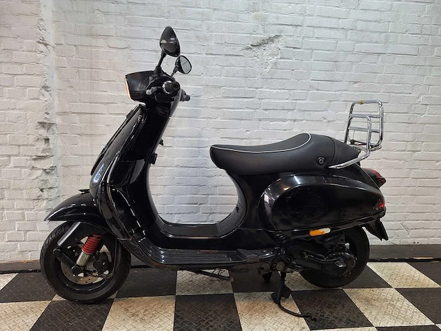 Piaggio vespa s 45 km bromscooter 4takt - afbeelding 1 van  7