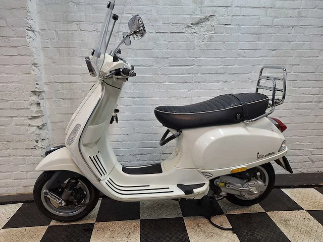 Piaggio vespa s 45 km bromscooter 4takt - afbeelding 1 van  7