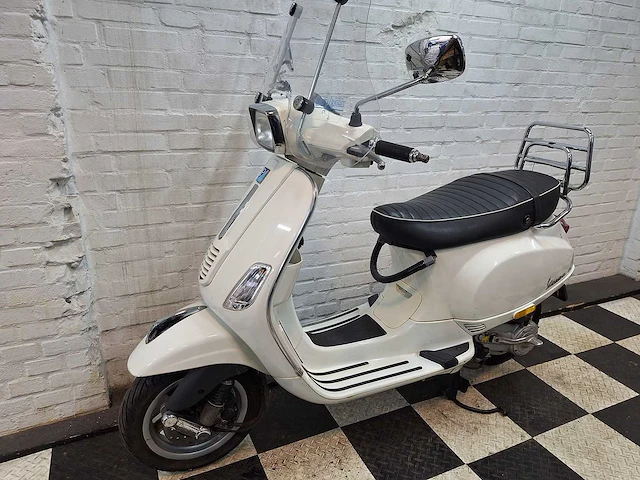 Piaggio vespa s 45 km bromscooter 4takt - afbeelding 2 van  7