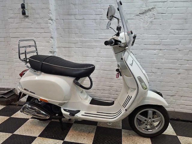 Piaggio vespa s 45 km bromscooter 4takt - afbeelding 6 van  7