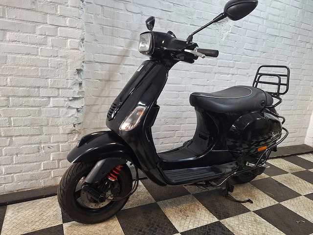 Piaggio vespa s 45 km bromscooter 4takt - afbeelding 2 van  7