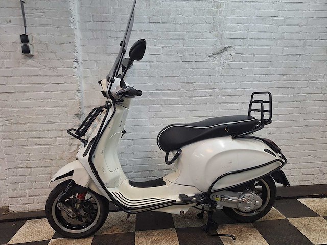Piaggio vespa sprint 25 km snorscooter 4takt - afbeelding 1 van  7