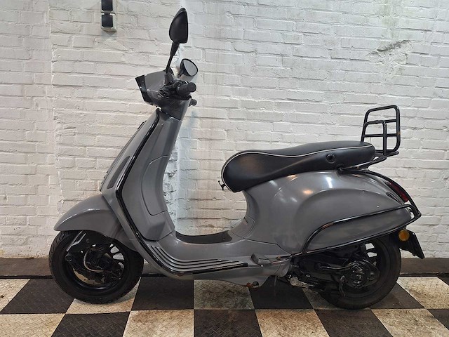 Piaggio vespa sprint 25 km snorscooter 4takt - afbeelding 1 van  7