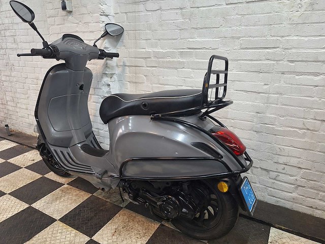 Piaggio vespa sprint 25 km snorscooter 4takt - afbeelding 3 van  7