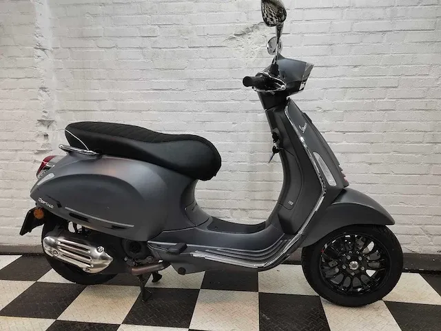 Piaggio vespa sprint 45 km bromscooter 4takt - afbeelding 6 van  7