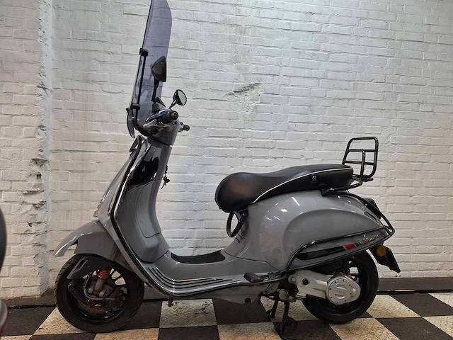 Piaggio vespa sprint 45 km bromscooter 4takt - afbeelding 1 van  7