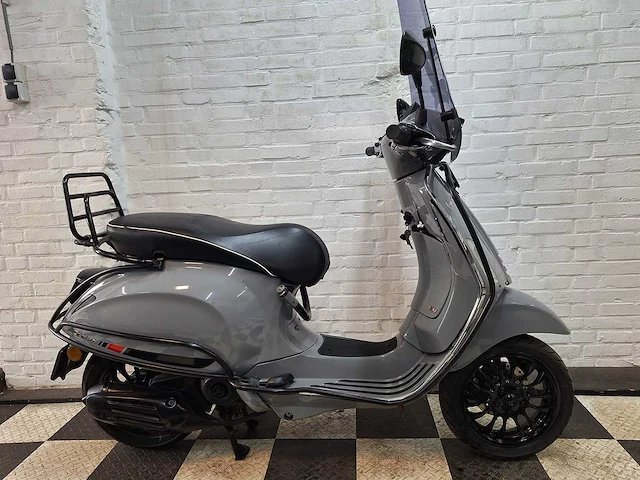 Piaggio vespa sprint 45 km bromscooter 4takt - afbeelding 5 van  7