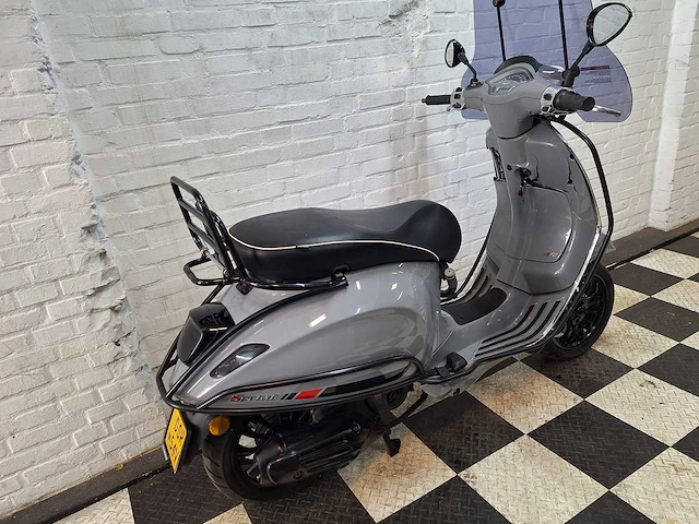 Piaggio vespa sprint 45 km bromscooter 4takt - afbeelding 7 van  7