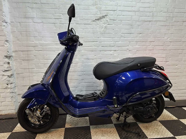 Piaggio vespa sprint 45 km bromscooter 4takt - afbeelding 1 van  7