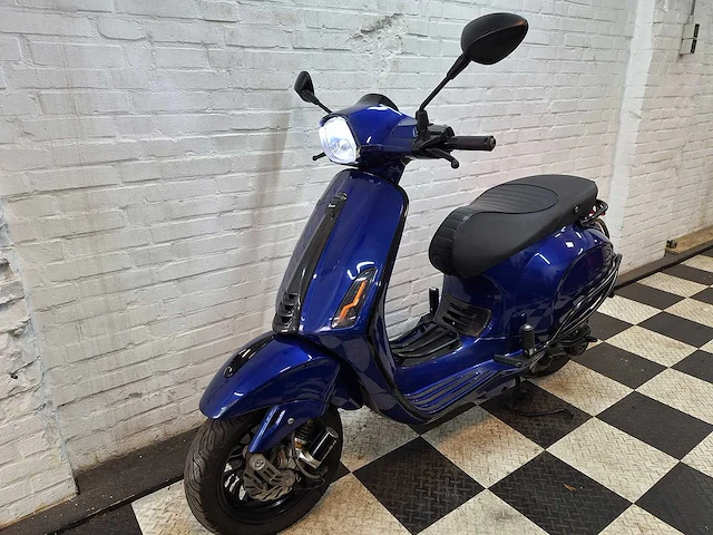 Piaggio vespa sprint 45 km bromscooter 4takt - afbeelding 2 van  7