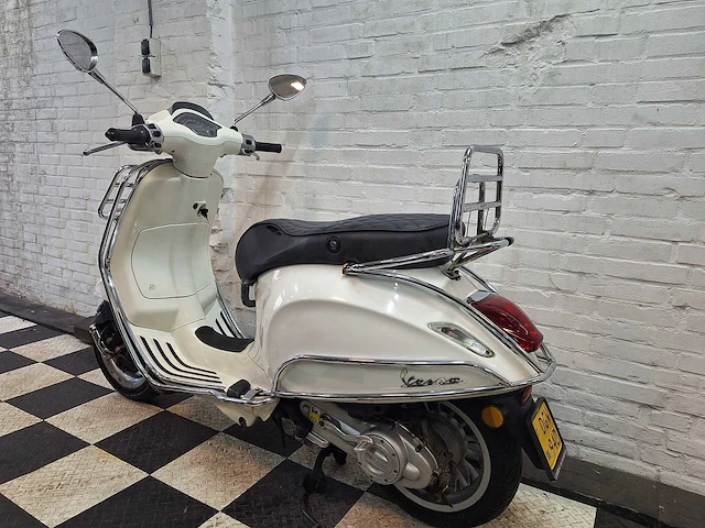 Piaggio vespa sprint 45 km bromscooter 4takt - afbeelding 3 van  7