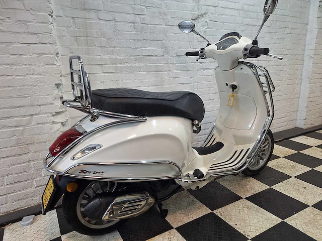 Piaggio vespa sprint 45 km bromscooter 4takt - afbeelding 5 van  7