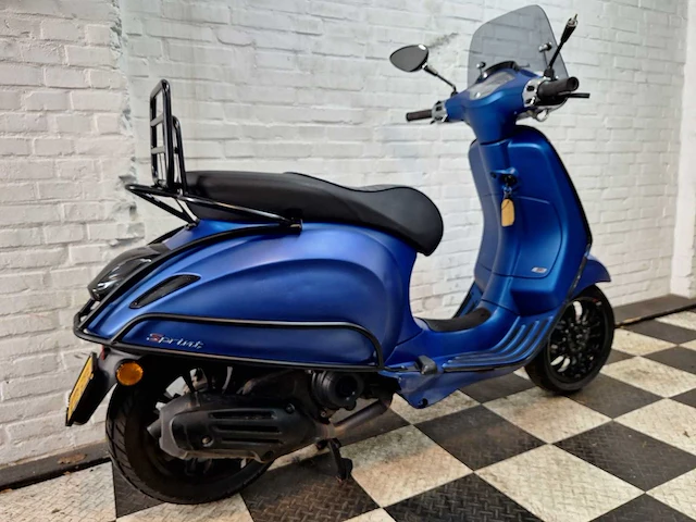 Piaggio vespa sprint 45 km bromscooter 4takt - afbeelding 6 van  7