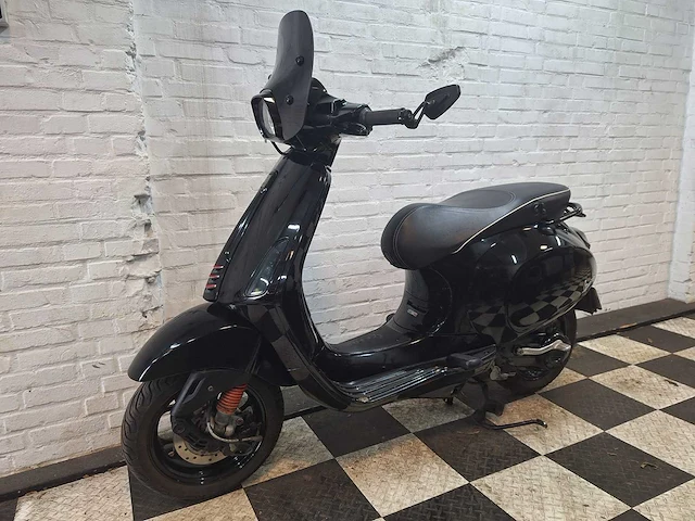 Piaggio vespa sprint 45 km bromscooter 4takt - afbeelding 2 van  7