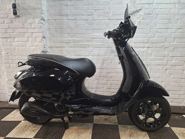 Piaggio vespa sprint 45 km bromscooter 4takt - afbeelding 5 van  7