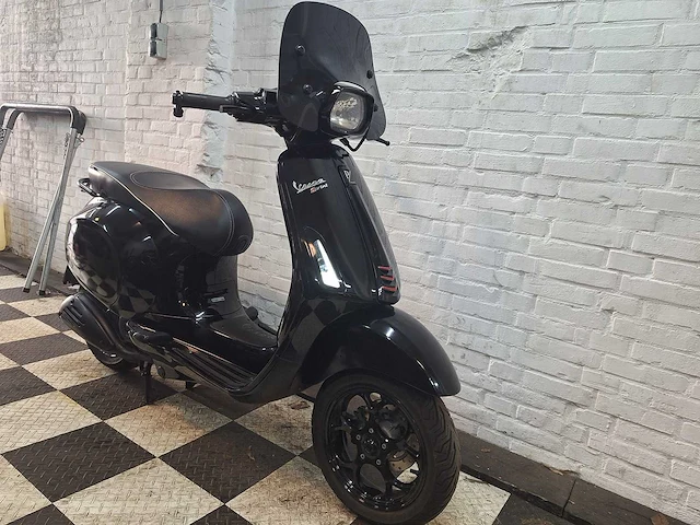 Piaggio vespa sprint 45 km bromscooter 4takt - afbeelding 6 van  7