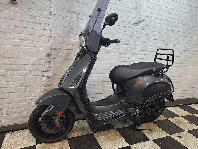 Piaggio vespa sprint 45 km bromscooter 4takt - afbeelding 2 van  7