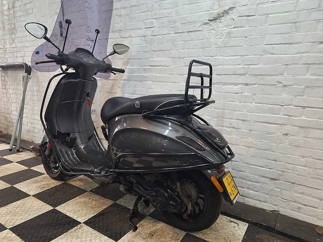 Piaggio vespa sprint 45 km bromscooter 4takt - afbeelding 3 van  7