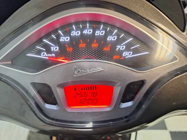 Piaggio vespa sprint 45 km bromscooter 4takt - afbeelding 4 van  7