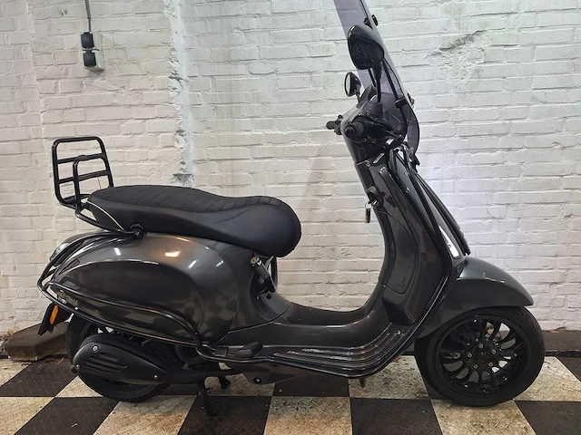 Piaggio vespa sprint 45 km bromscooter 4takt - afbeelding 6 van  7