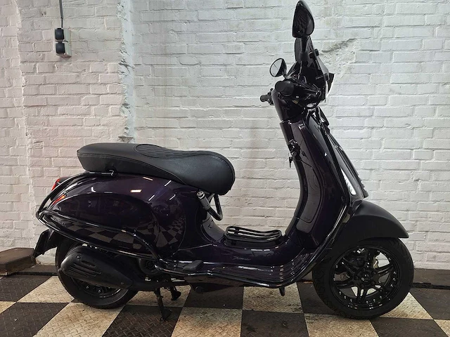 Piaggio vespa sprint 45 km bromscooter 4takt - afbeelding 5 van  7