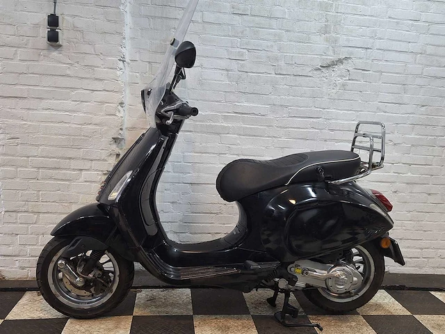 Piaggio vespa sprint 45 km bromscooter 4takt - afbeelding 1 van  7