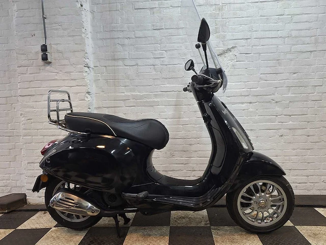 Piaggio vespa sprint 45 km bromscooter 4takt - afbeelding 6 van  7