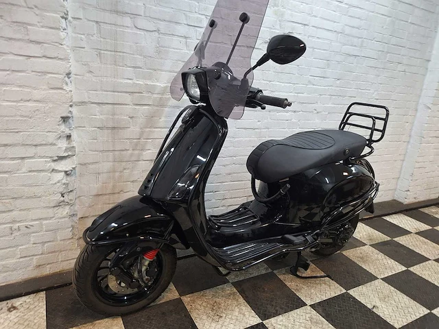 Piaggio vespa sprint 45 km bromscooter 4takt - afbeelding 2 van  7