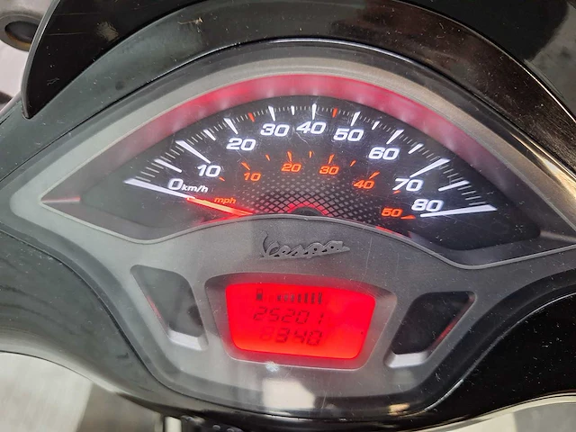 Piaggio vespa sprint 45 km bromscooter 4takt - afbeelding 4 van  7