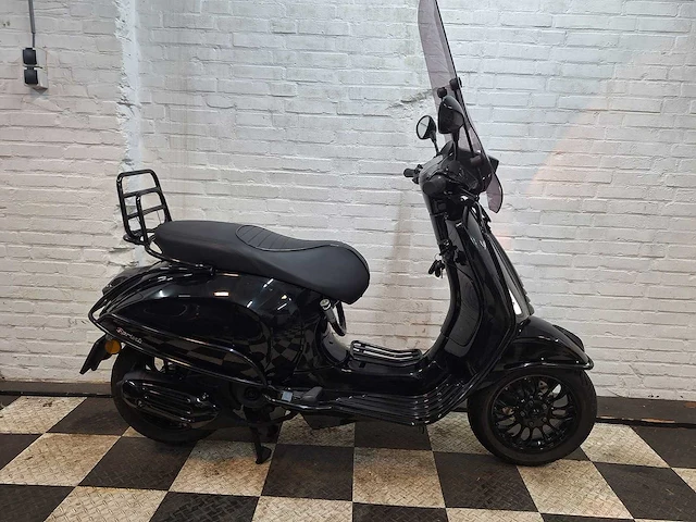 Piaggio vespa sprint 45 km bromscooter 4takt - afbeelding 5 van  7