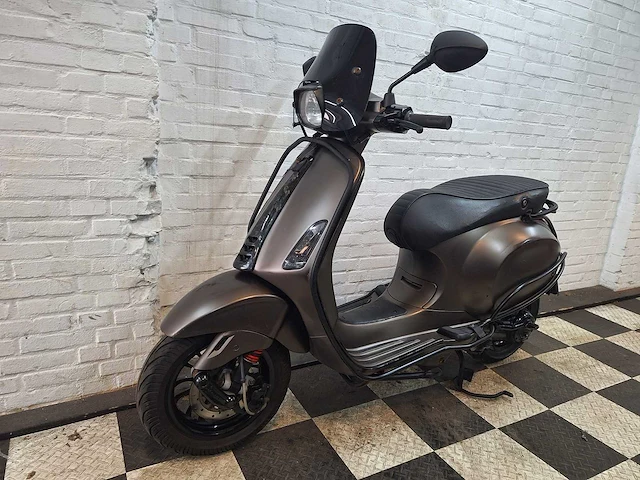 Piaggio vespa sprint 45 km bromscooter 4takt - afbeelding 2 van  7