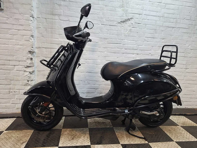 Piaggio vespa sprint 45 km bromscooter 4takt - afbeelding 1 van  7