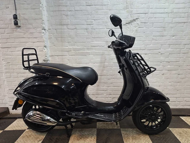 Piaggio vespa sprint 45 km bromscooter 4takt - afbeelding 6 van  7