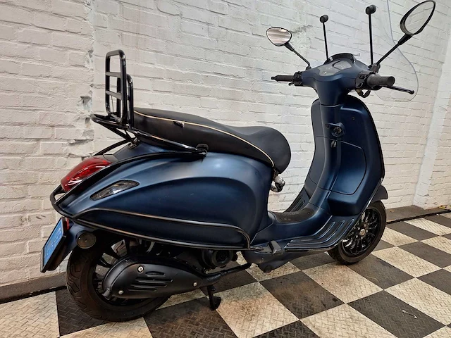 Piaggio vespa sprint 45 km bromscooter 4takt - afbeelding 5 van  7
