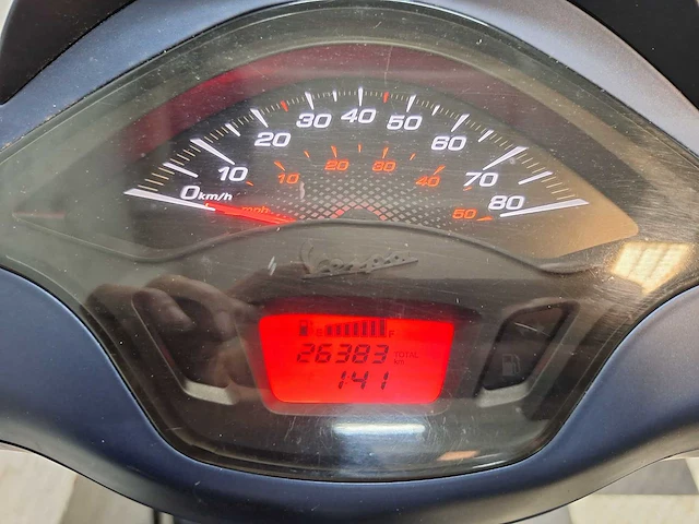 Piaggio vespa sprint 45 km bromscooter 4takt - afbeelding 4 van  7