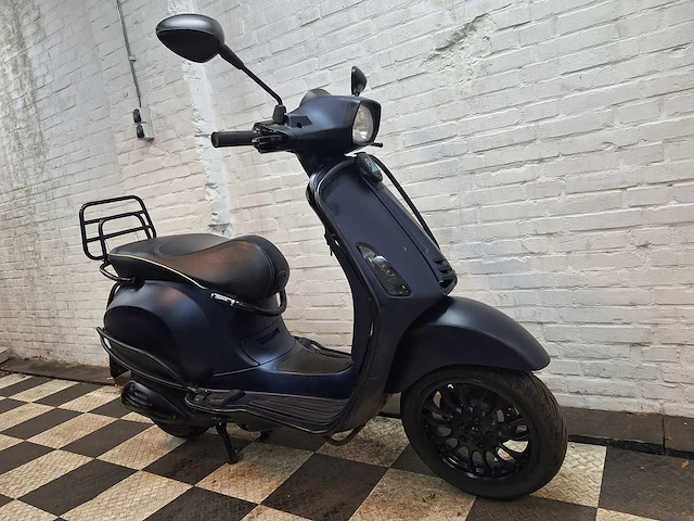 Piaggio vespa sprint 45 km bromscooter 4takt - afbeelding 6 van  7