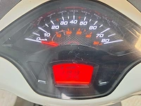 Piaggio vespa sprint 45 km bromscooter 4takt - afbeelding 4 van  7