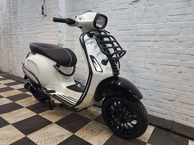 Piaggio vespa sprint 45 km bromscooter 4takt - afbeelding 6 van  7