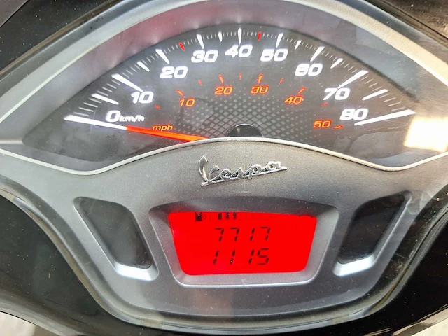Piaggio vespa sprint 45 km bromscooter 4takt - afbeelding 4 van  7